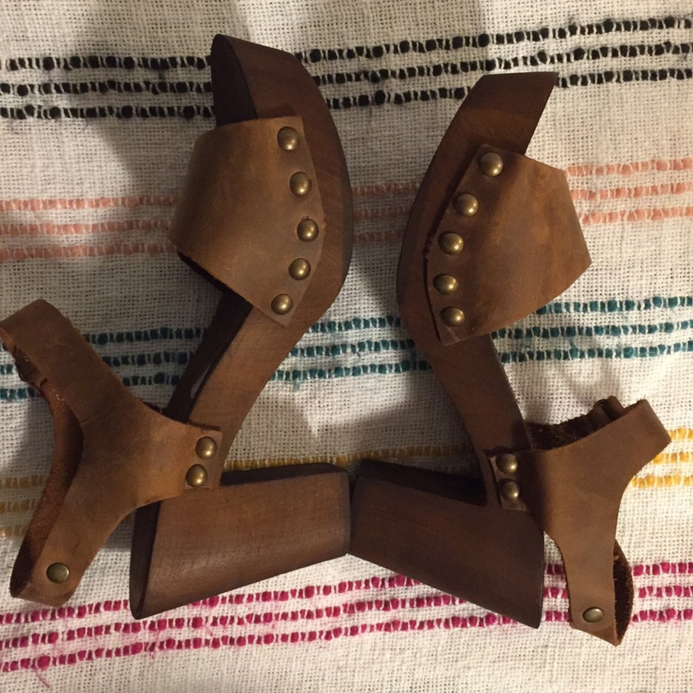 Mika Paoli leather heels